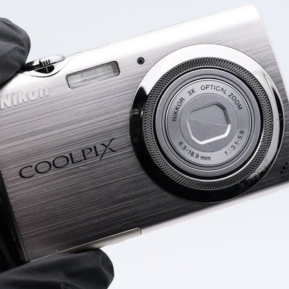 Nikon COOLPIX S230 ソリッドシルバー コンパクトデジタルカメラ ニコン