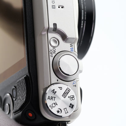 OLYMPUS STYLUS SH-2 コンパクトデジタルカメラ オリンパス