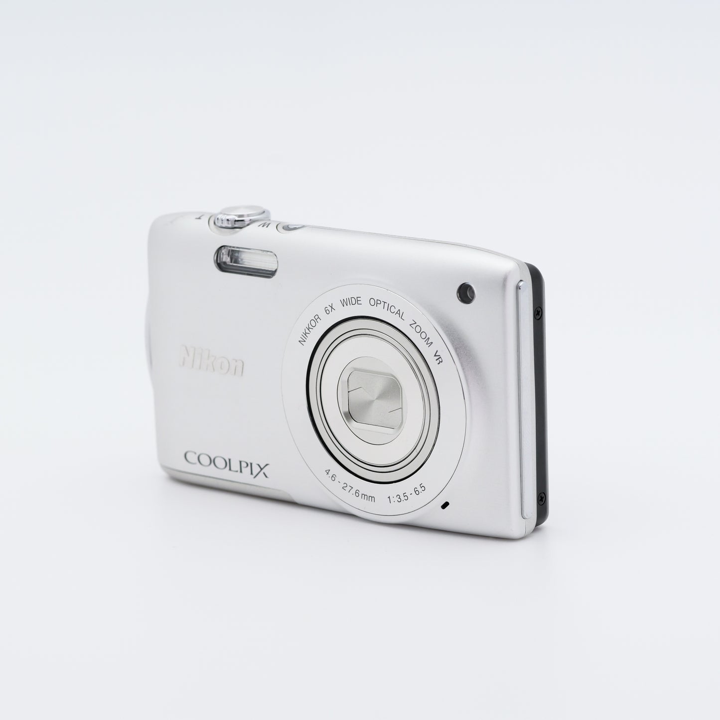 Nikon COOLPIX S3300 クリスタルシルバー コンパクトデジタルカメラ ニコン