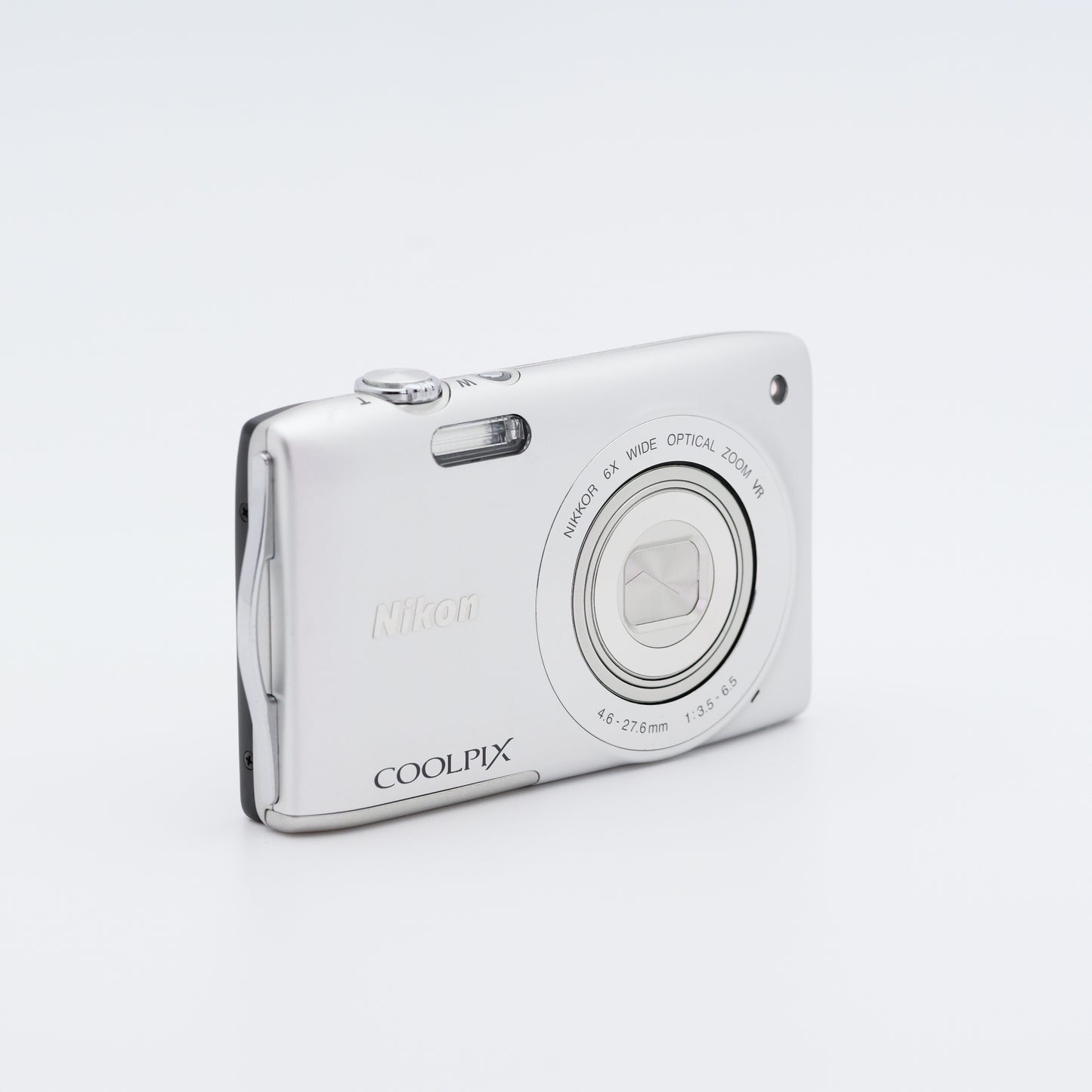 Nikon COOLPIX S3300 クリスタルシルバー コンパクトデジタルカメラ ニコン