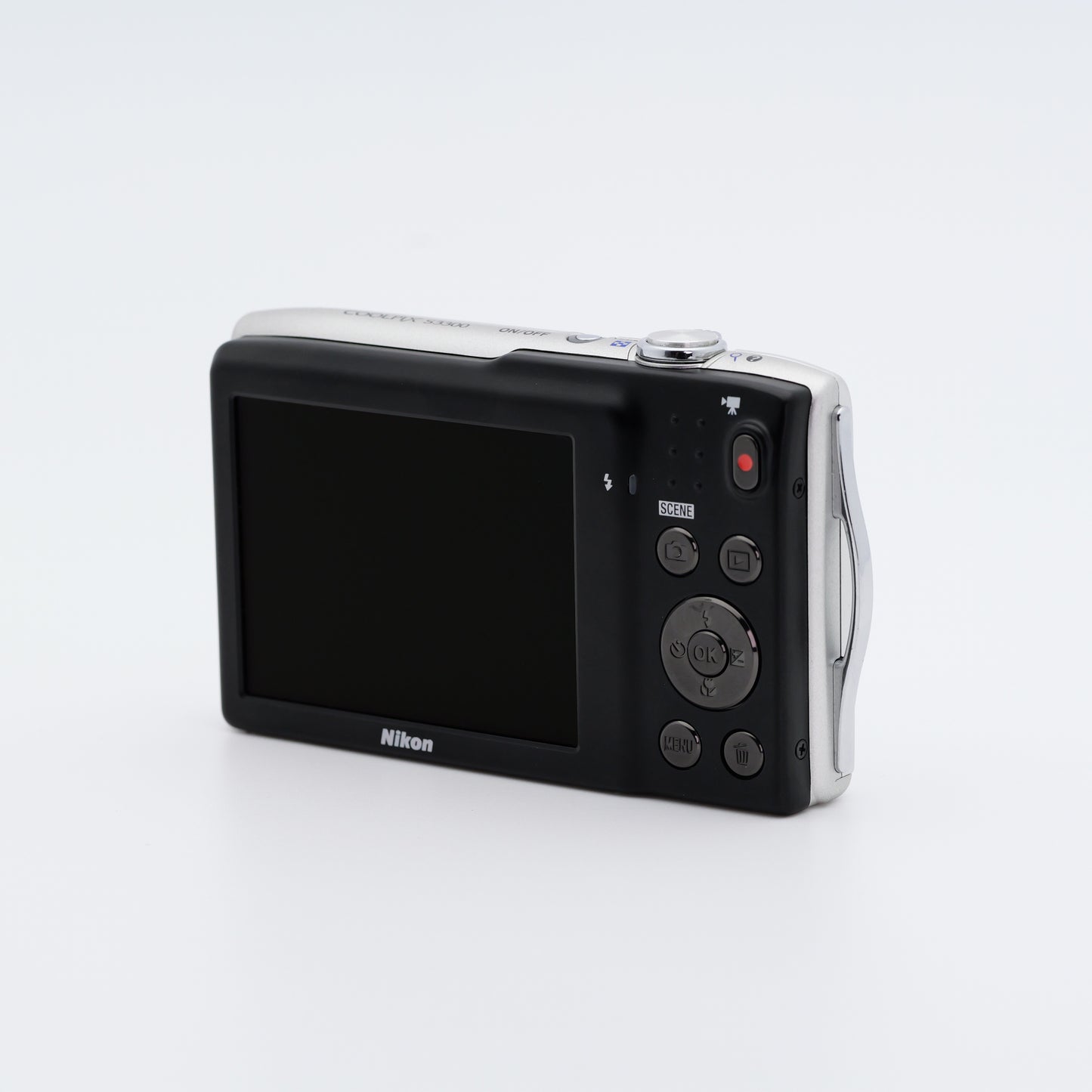 Nikon COOLPIX S3300 クリスタルシルバー コンパクトデジタルカメラ ニコン