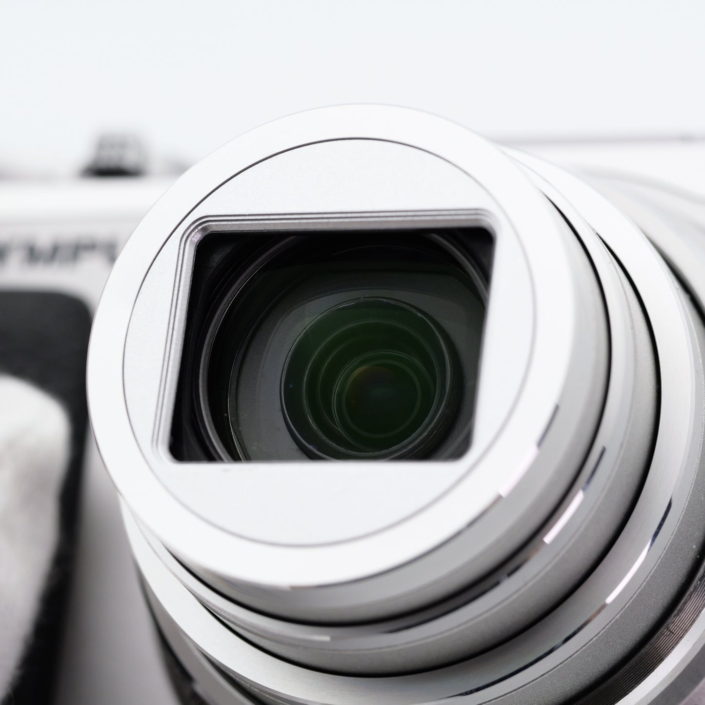 OLYMPUS STYLUS SH-50 シルバー コンパクトデジタルカメラ オリンパス