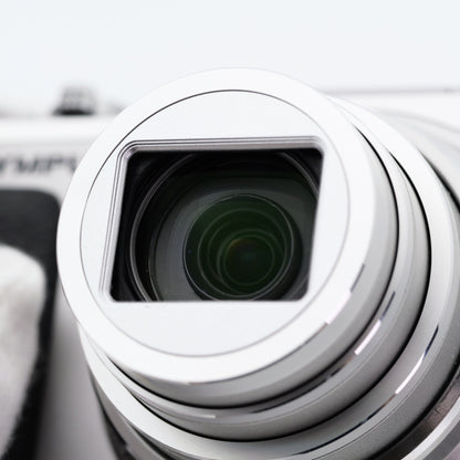 OLYMPUS STYLUS SH-50 シルバー コンパクトデジタルカメラ オリンパス