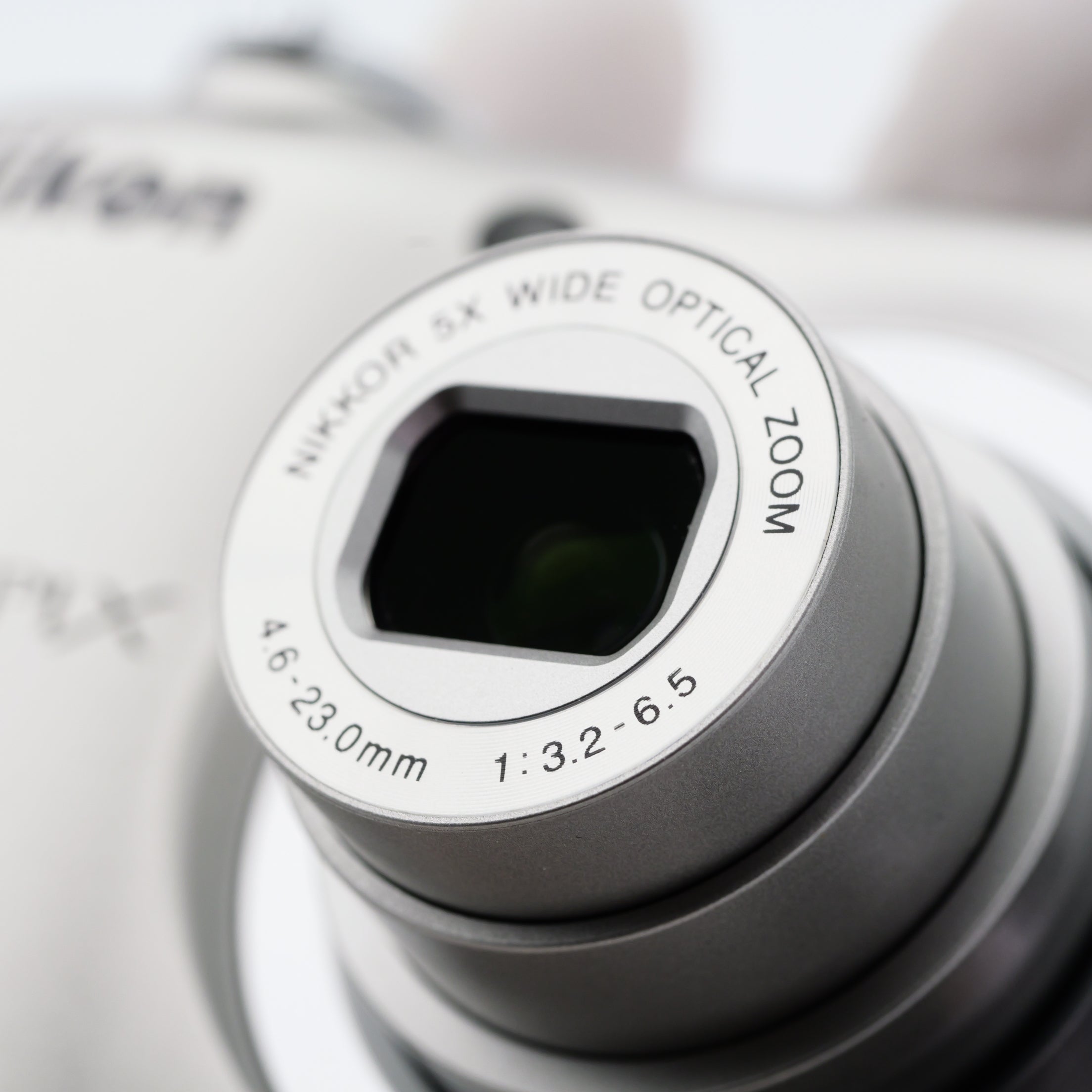 Nikon COOLPIX A10 シルバー コンパクトデジタルカメラ ニコン – 東京