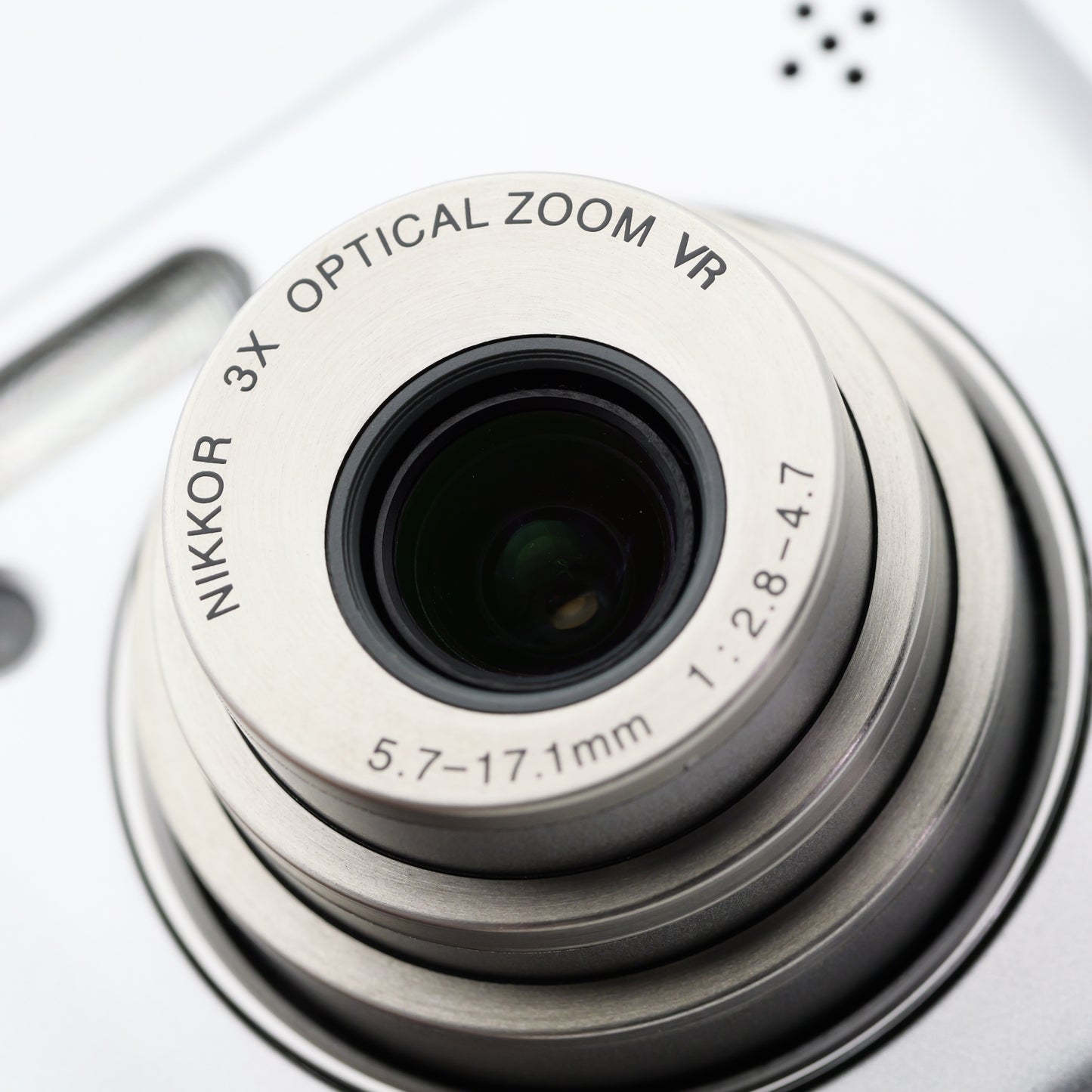 Nikon COOLPIX L12 コンパクトデジタルカメラ ニコン