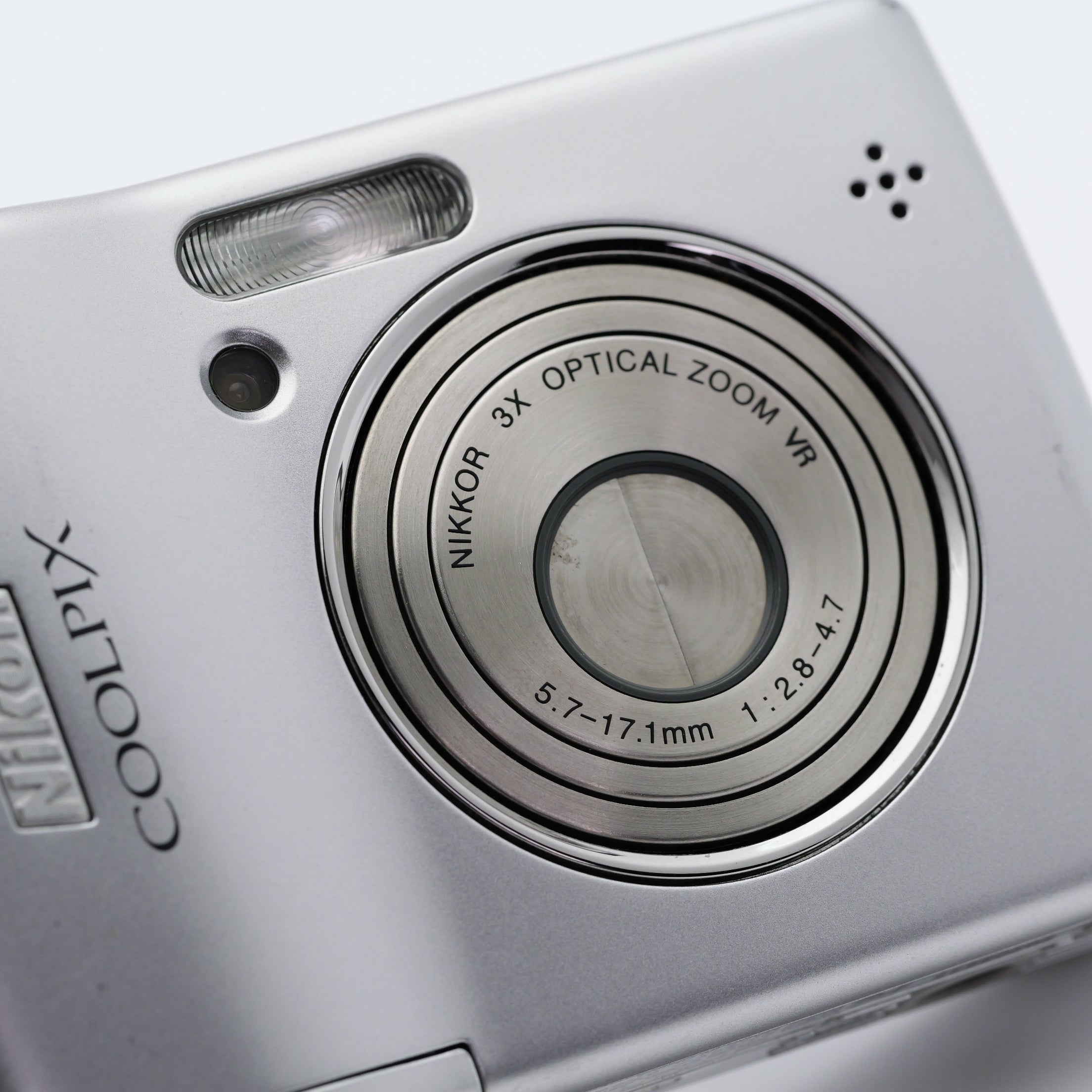 Nikon COOLPIX L12 コンパクトデジタルカメラ ニコン – 東京写真機
