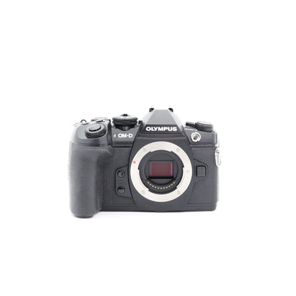 ジャンク OLYMPUS OM-D E-M1 Mark II ミラーレス一眼 オリンパス マイクロフォーサーズマウント