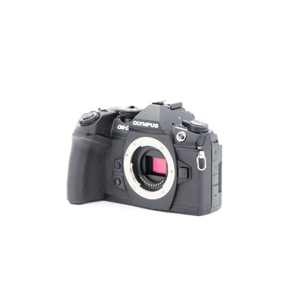 ジャンク OLYMPUS OM-D E-M1 Mark II ミラーレス一眼 オリンパス マイクロフォーサーズマウント
