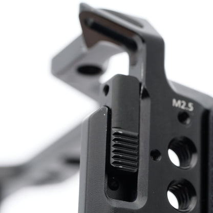 SmallRig Sony A7C用 シリコンサイドハンドル付きケージ