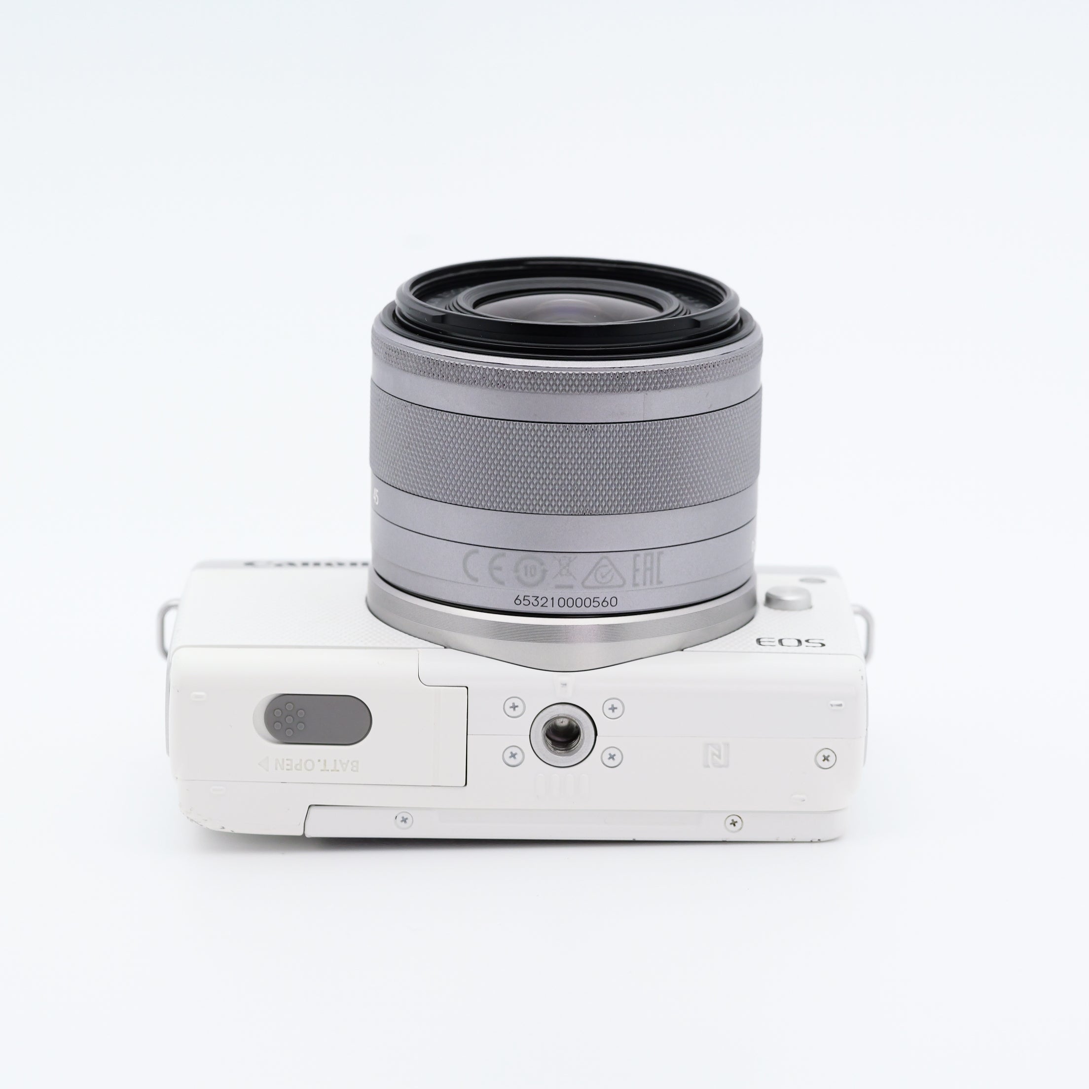 Canon EOS M100 ホワイト ミラーレス一眼 EF-M 15-45mm 訳有品 Canon EOS M100 EF-M 15-45mm F3.5-6.3 IS STM ホワイト ミラー