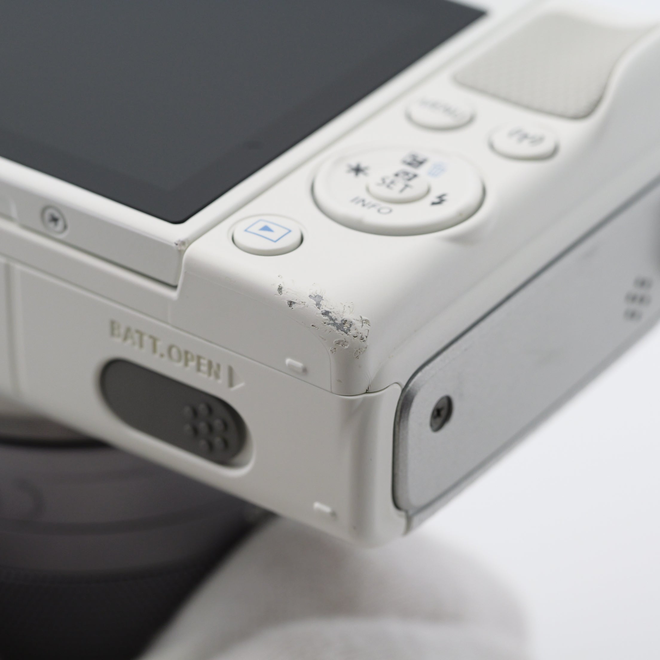 訳有品 Canon EOS M100 EF-M 15-45mm F3.5-6.3 IS STM ホワイト ミラー