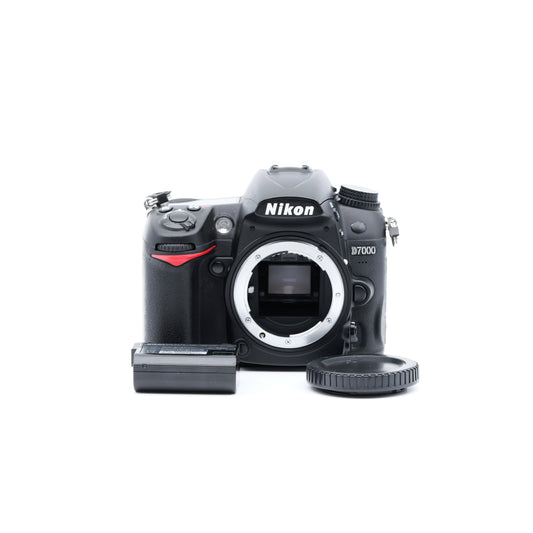 Nikon D7000 デジタル一眼レフ ニコン Fマウント