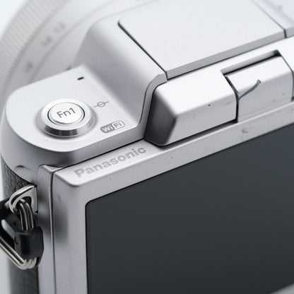 Panasonic LUMIX DMC-GF7 12-32mm F3.5-5.6 ミラーレス一眼 パナソニック マイクロフォーサーズ