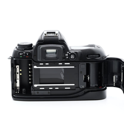 Nikon F80D フィルムカメラ ニコン Fマウント