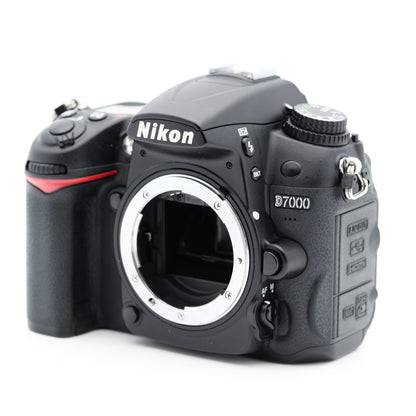 Nikon D7000 デジタル一眼レフ ニコン Fマウント