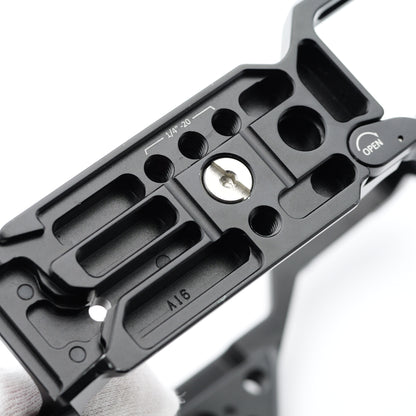 SmallRig 3667C Sony A7 V / A7R V / A7 IV / A7S III / A1 / A7R IV用フルカメラケージ