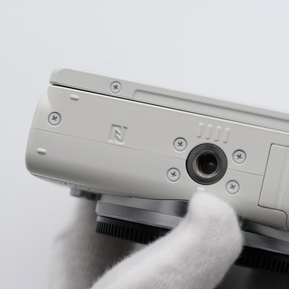 Canon EOS M100 ミラーレス一眼 キヤノン EF-Mマウント