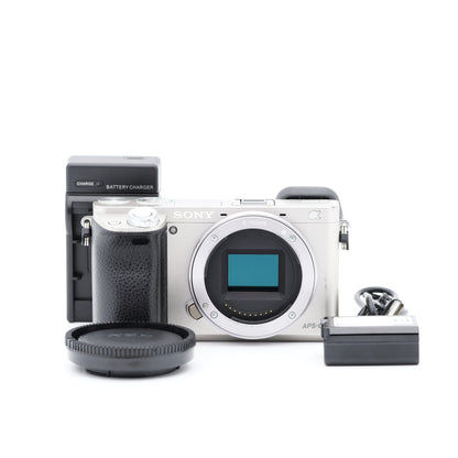 SONY α6000 ILCE-6000 シルバー ミラーレス一眼 ソニー Eマウント