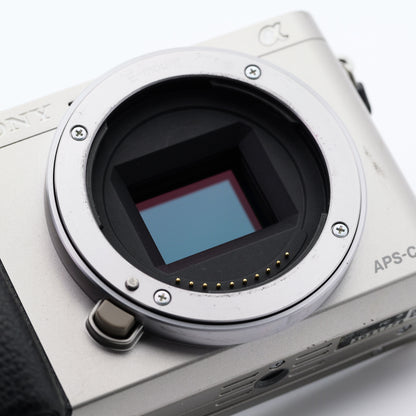 SONY α6000 ILCE-6000 シルバー ミラーレス一眼 ソニー Eマウント