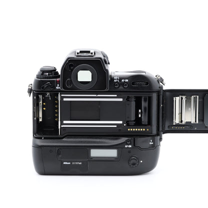 Nikon F5 フィルムカメラ ニコン Fマウント