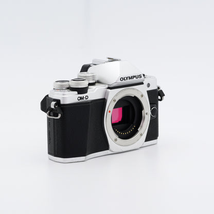 訳有品 OLYMPUS OM-D E-M10 Mark II ミラーレス一眼 オリンパス マイクロフォーサーズマウント