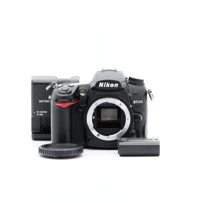 Nikon D7000 デジタル一眼レフ ニコン Fマウント