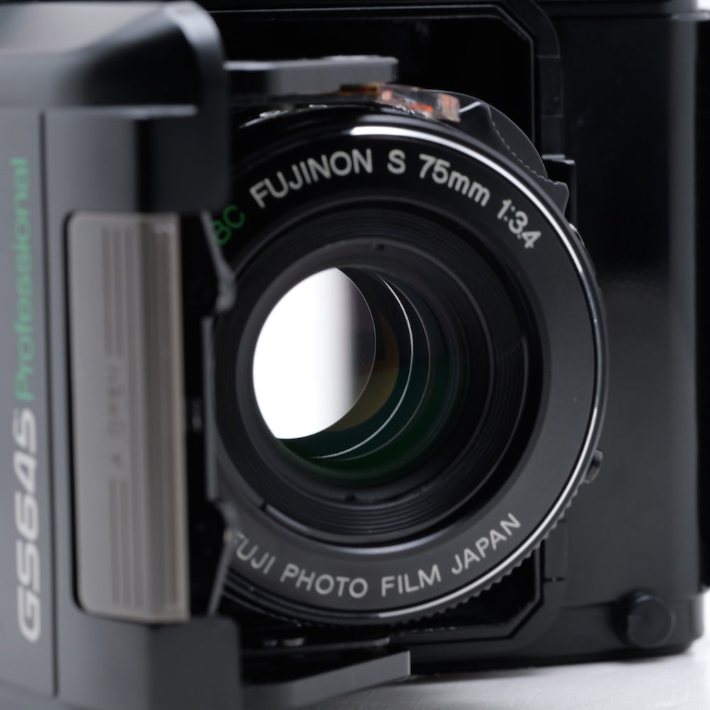 FUJIFILM GS645 Professional フィルムカメラ フジフィルム