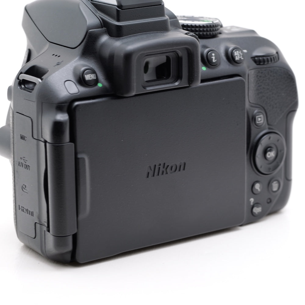Nikon D5300 デジタル一眼レフ ニコン Fマウント