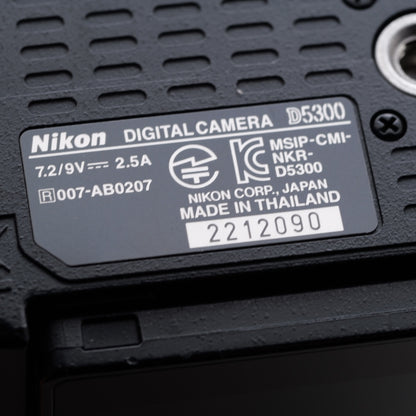 Nikon D5300 デジタル一眼レフ ニコン Fマウント