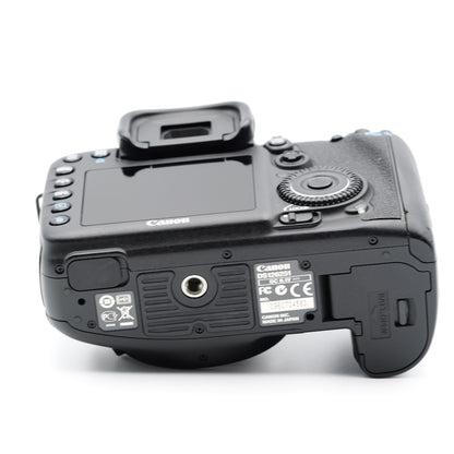 Canon EOS 7D デジタル一眼レフ キヤノン EF/EF-Sマウント