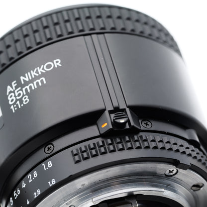Nikon AF NIKKOR 85mm F1.8 レンズ ニコン Fマウント