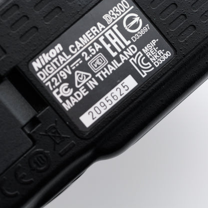 Nikon D3300 AF-S 18-105mm F3.5-5.6G VR デジタル一眼レフ ニコン Fマウント